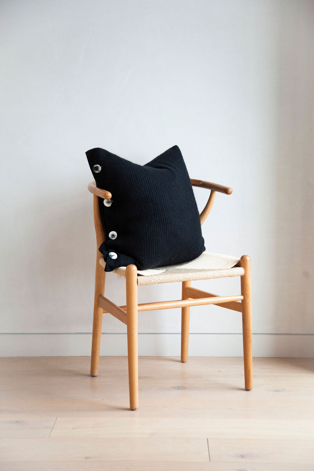 Hangai X Materie Fisherman Knit Pillow Black