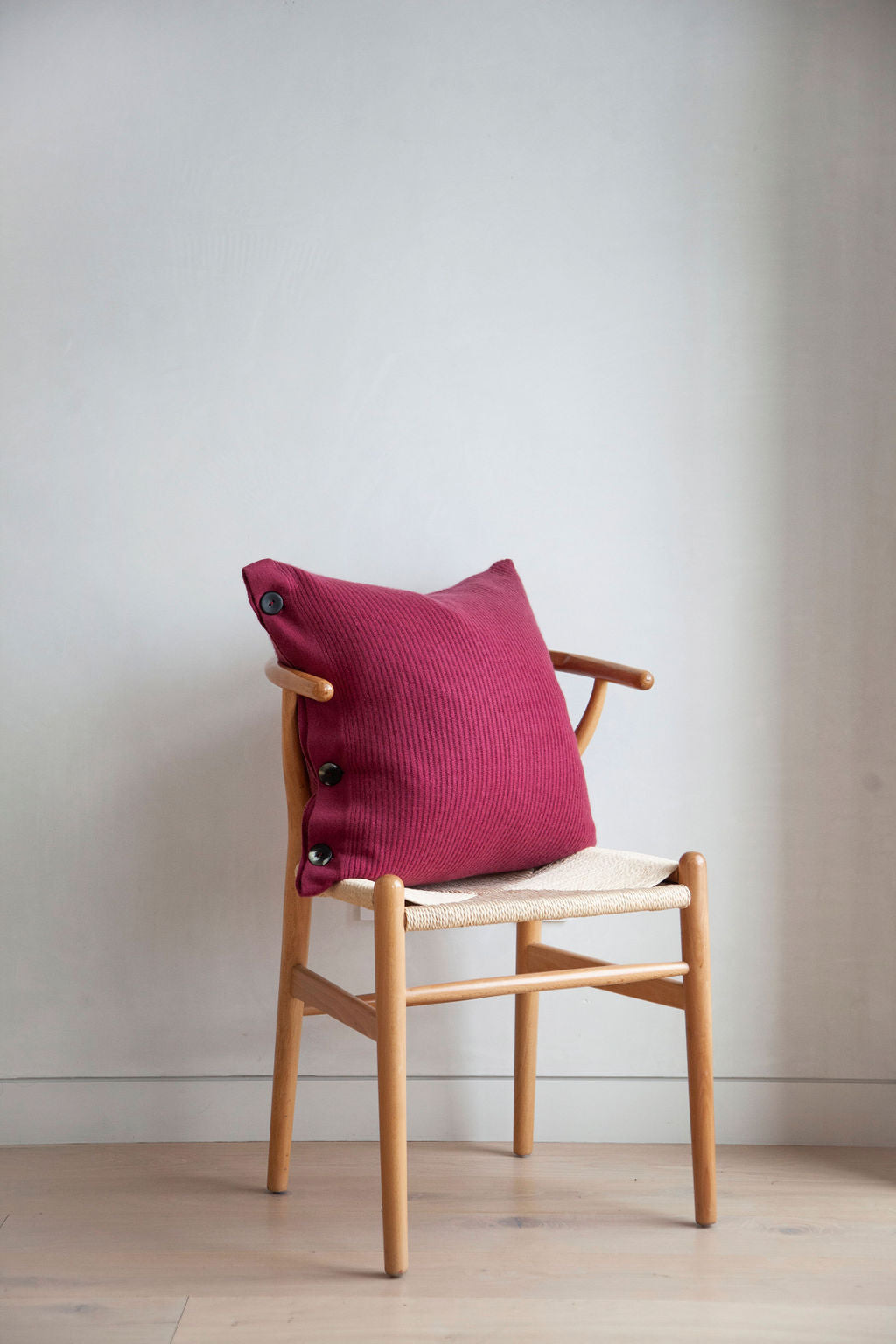 Hangai X Materie Fisherman Knit Pillow Red